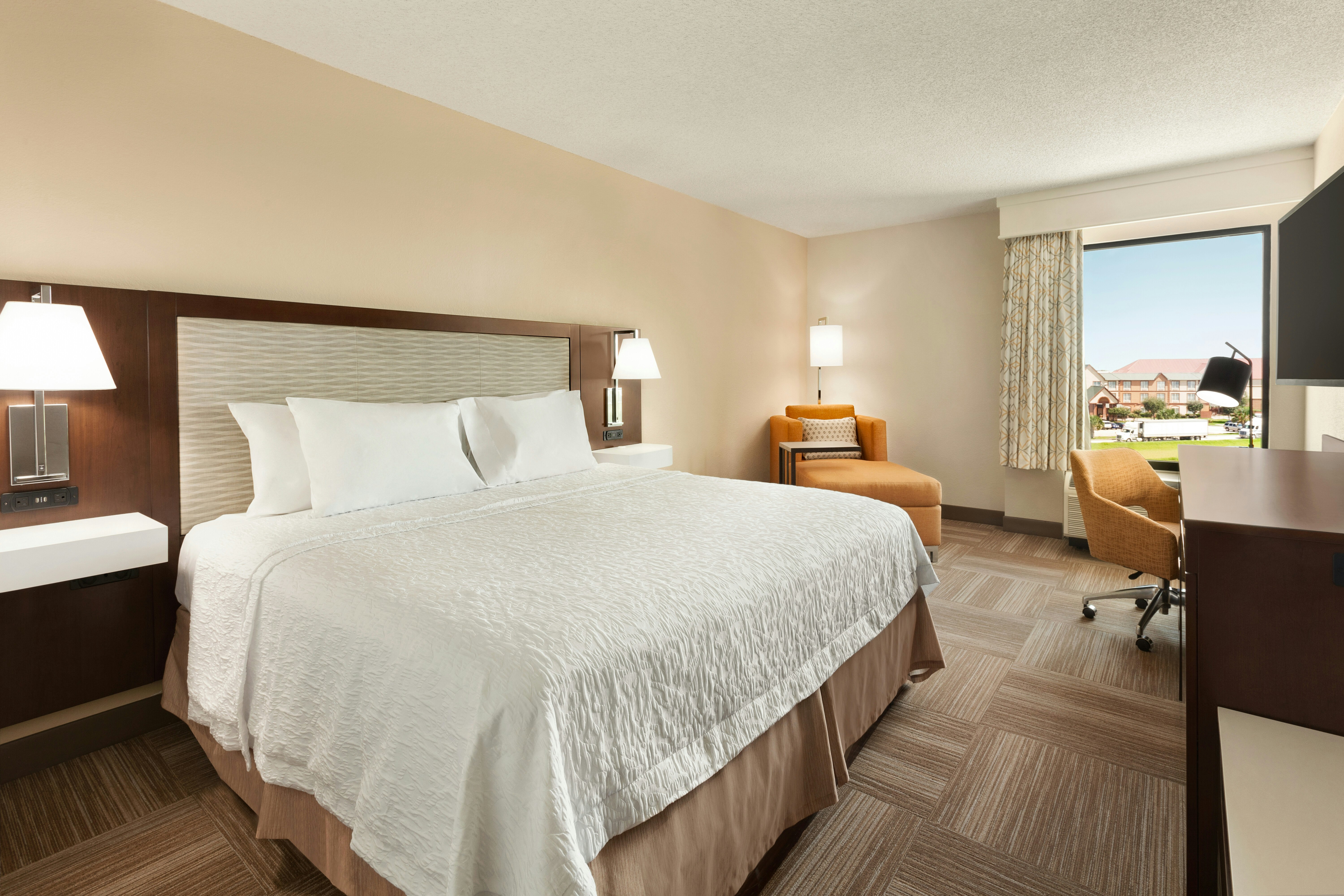 ROOM, KING BED