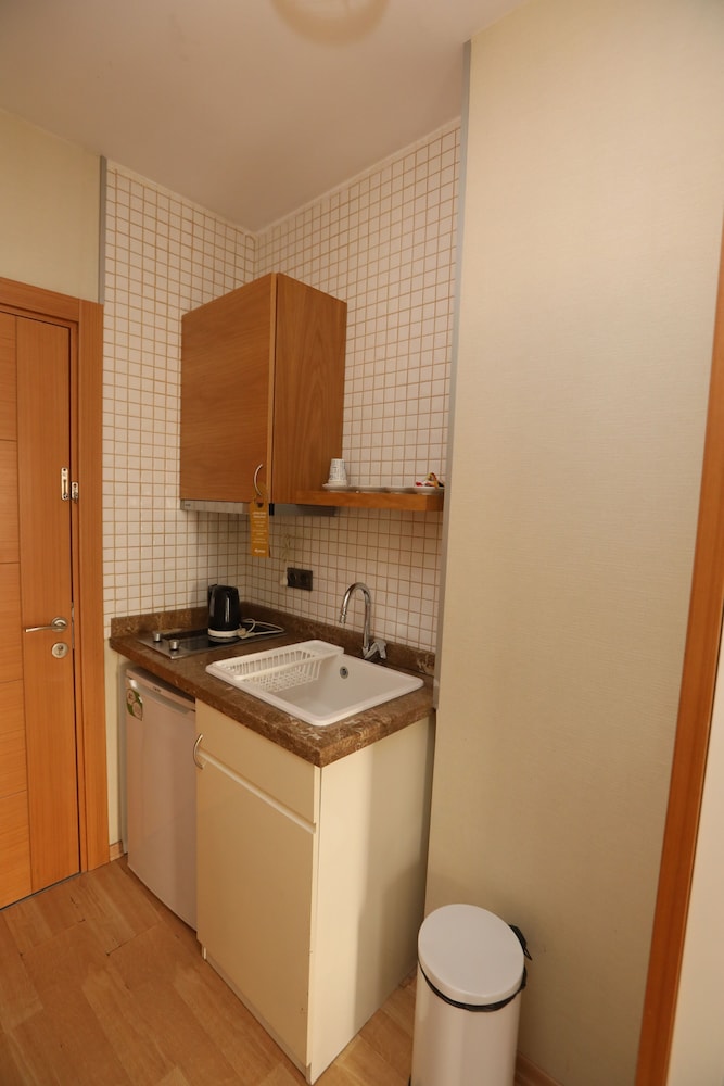 Mezzo Hotel 55/56