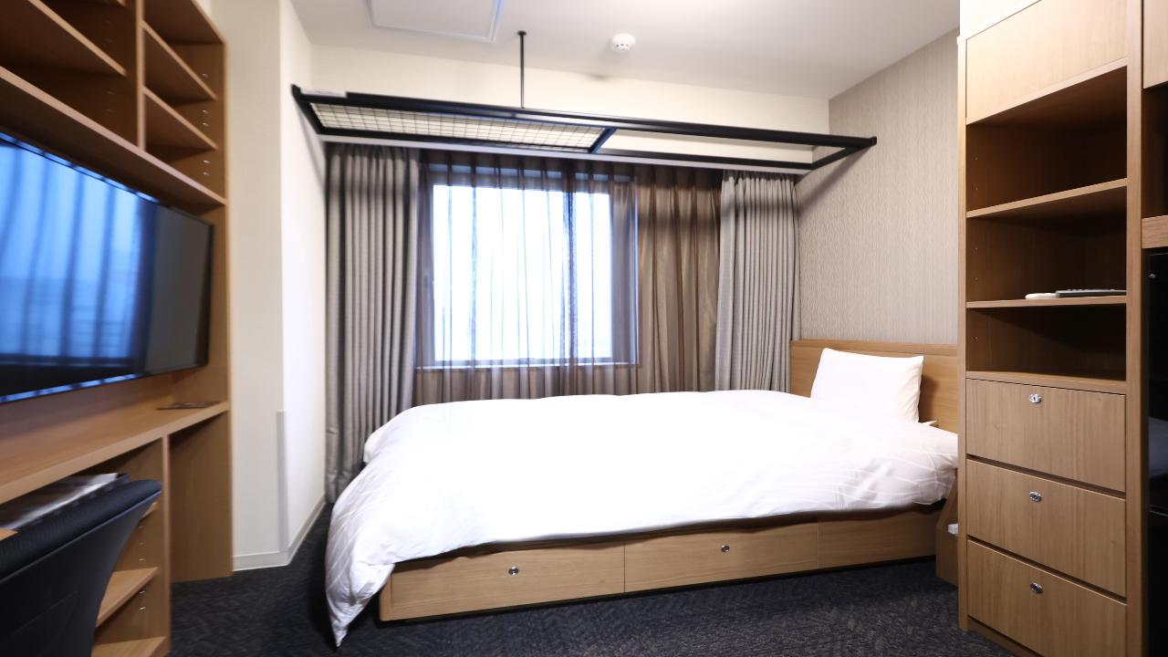 Room, Single