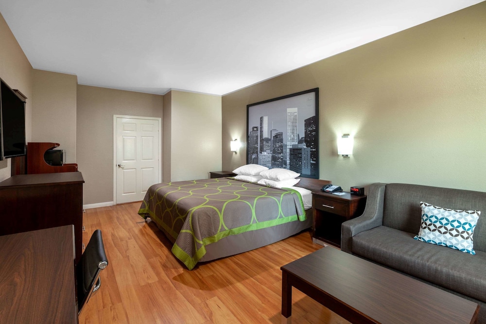 Super 8 by Wyndham Houston Northwest Cypress 9/32