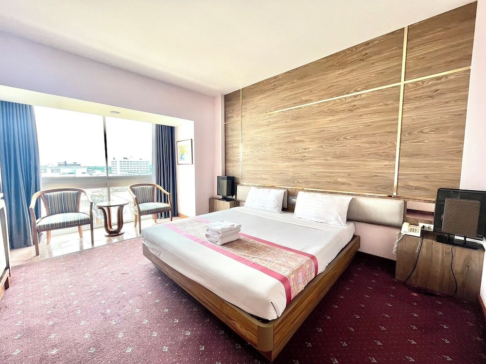 Asian Hotel Hatyai 32/72