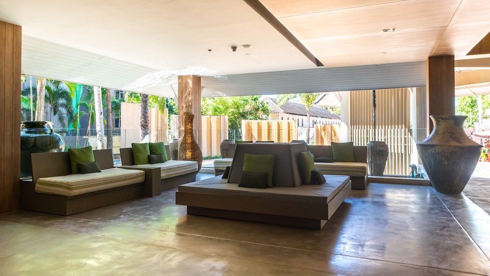 Radisson Resort and Suites Phuket 11/72