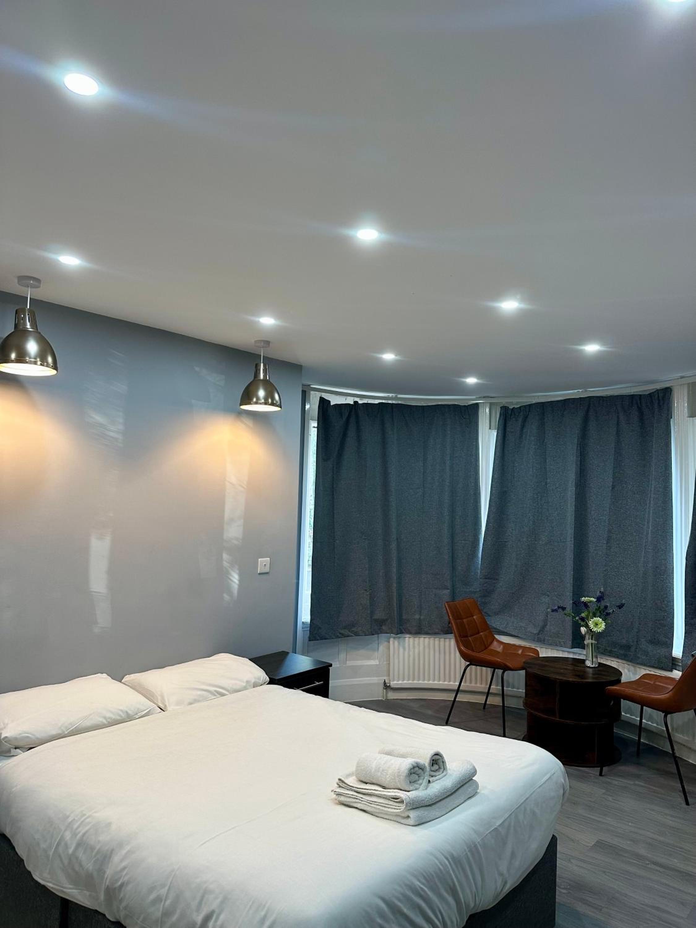 Room, Double Bed