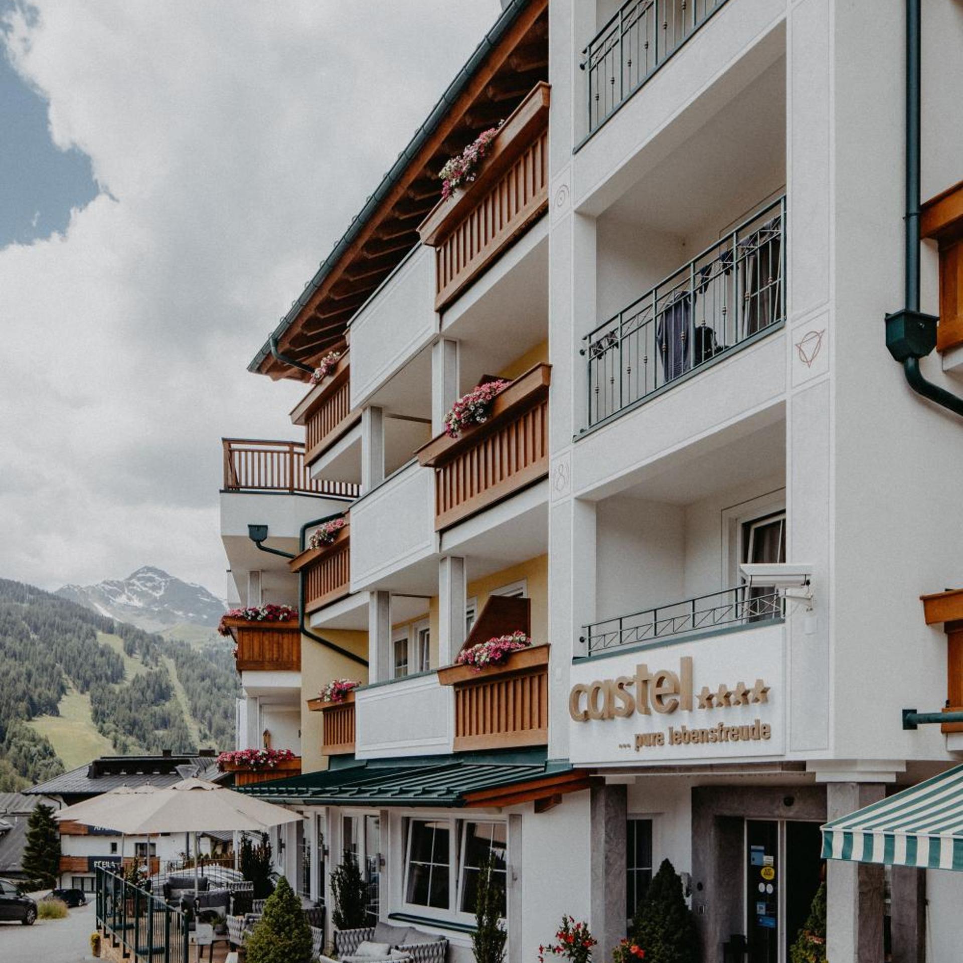 Hotel Castel 1/50