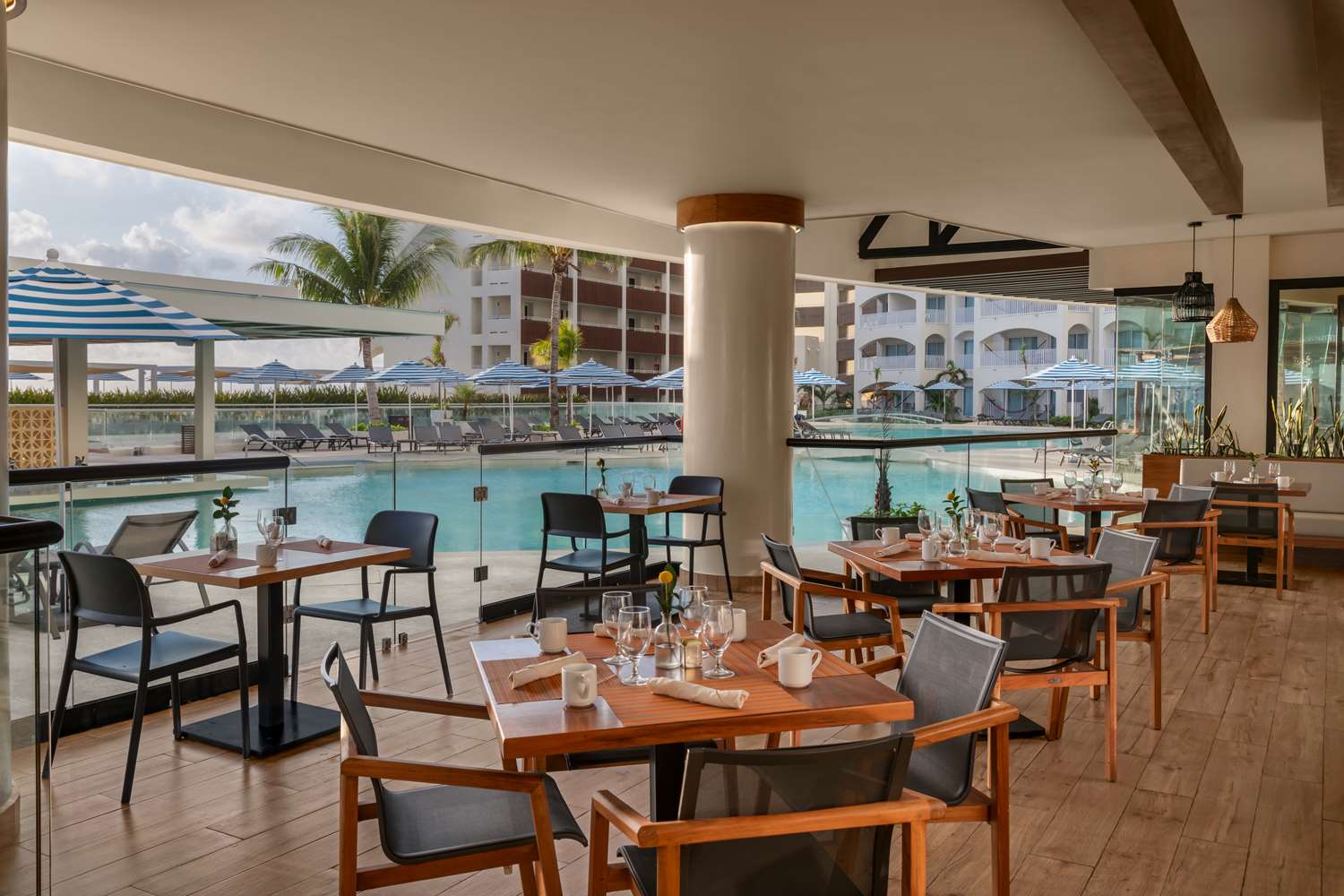 Hilton Cancun Mar Caribe All Inclusive Resort 26/50