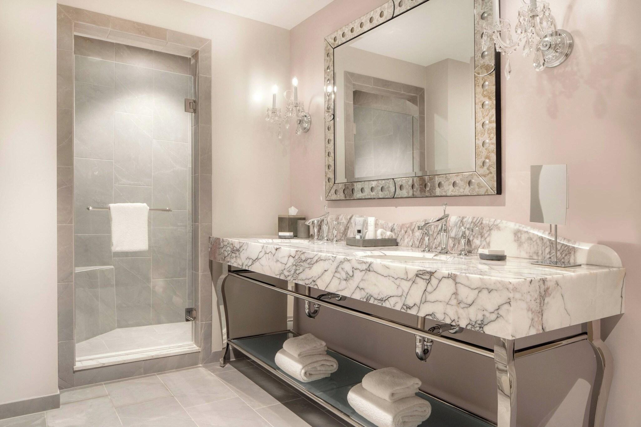 غرفة بسرير كينج، Jw Marriott Savannah Plant Riverside District 4/10