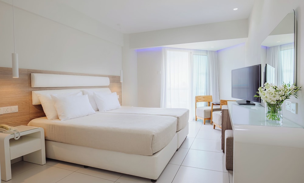 Tasia Maris Sands Beach Hotel - Adults Only 16/50