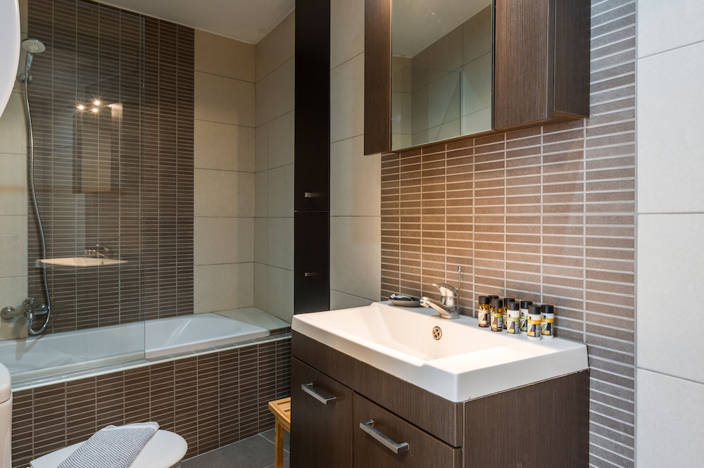 Trianon Luxury Apartments and Suites 73/74