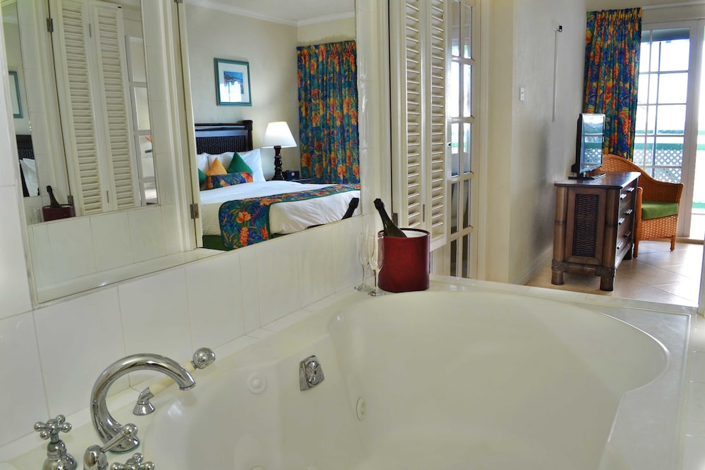 Coral Mist Beach Hotel 30/30