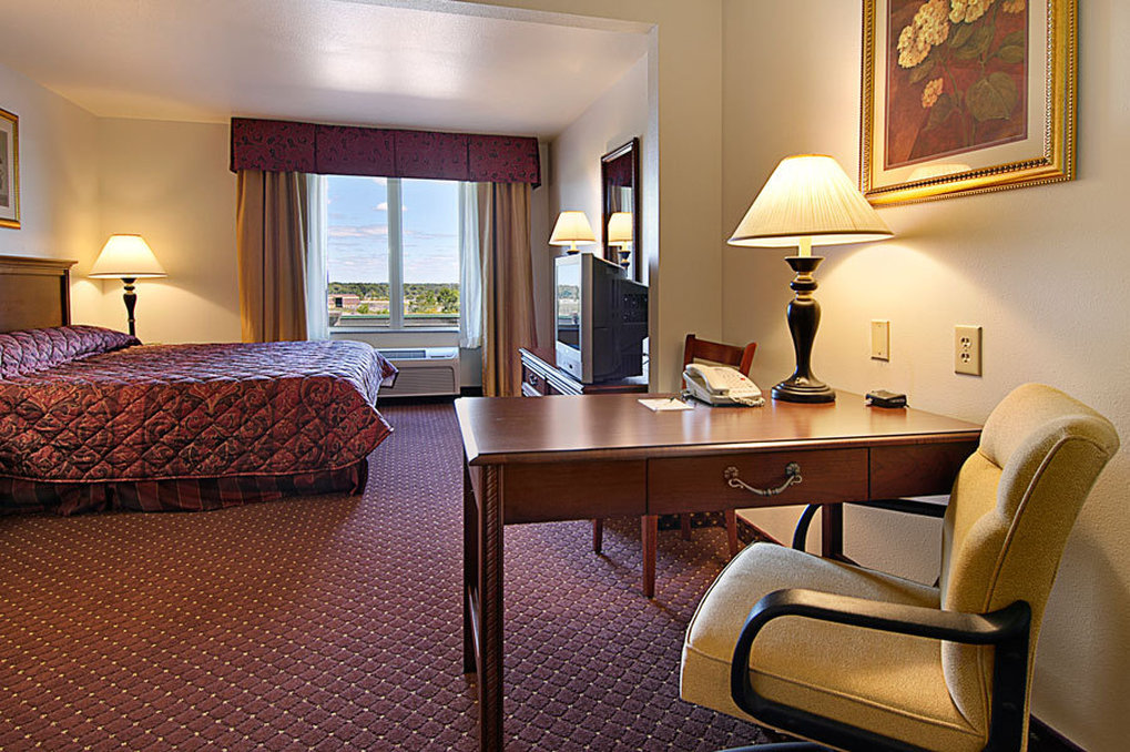 Holiday Inn Express Syracuse-Fairgrounds 53/75