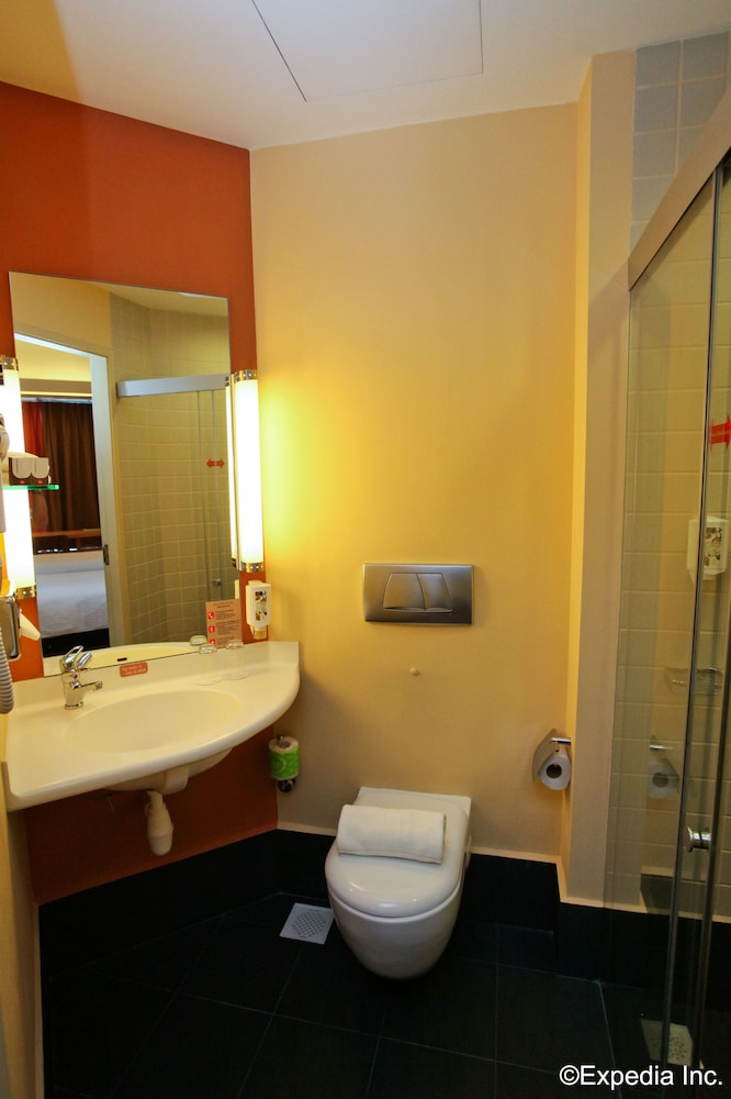 Ibis Singapore on Bencoolen 26/70