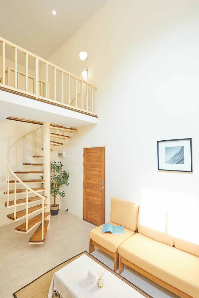 Talay Hotel & Villa 32/50