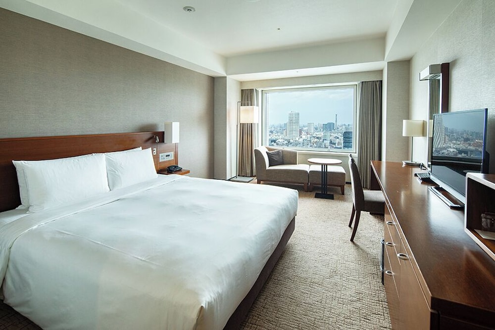 Century Southern Tower 22/70