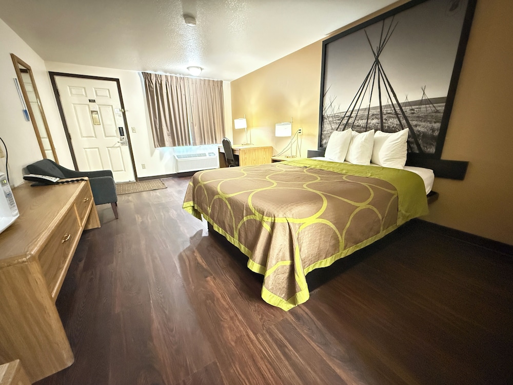 Standard, Queen Bed, Pool Access