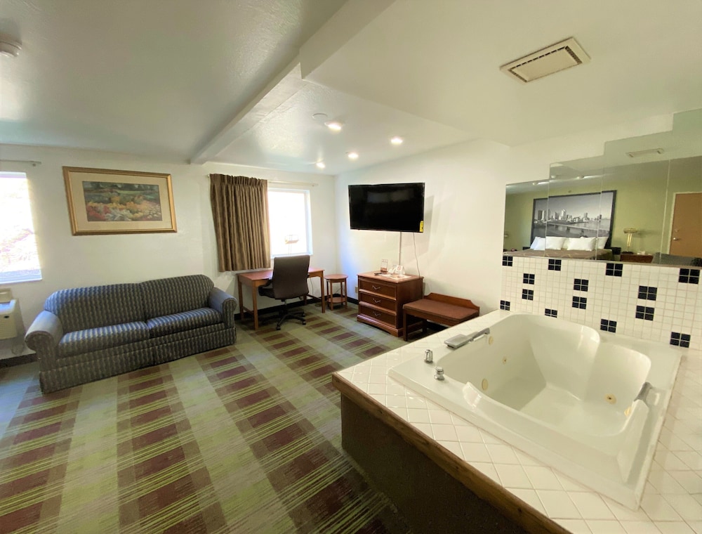 Super 8 by Wyndham Pittsburgh/Monroeville 31/47