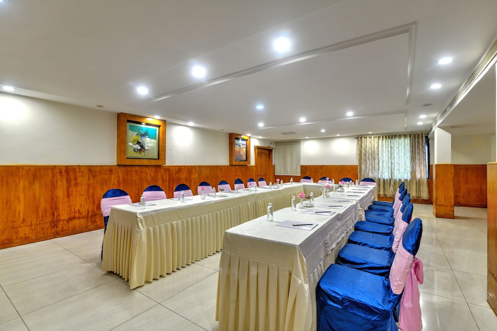 Celebrity Resort 20/50