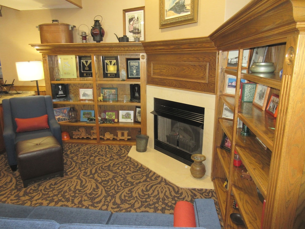 Comfort Inn Marshall Station 28/40