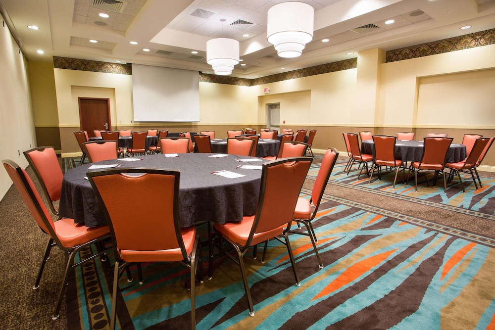 Drury Inn and Suites Columbus Grove City 47/50
