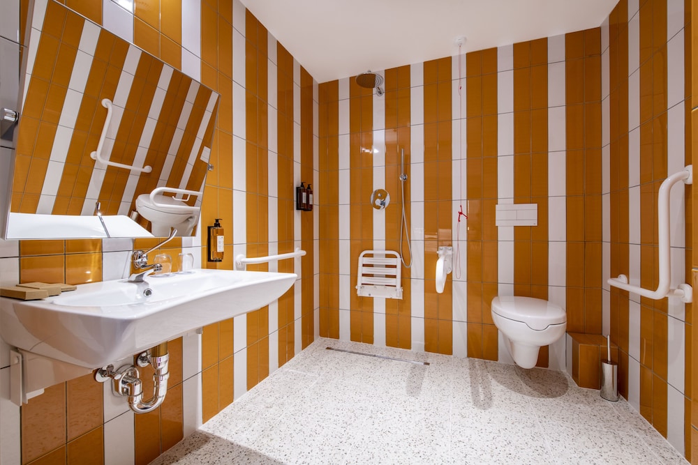 Bazzar Boutique Hotel 52/55