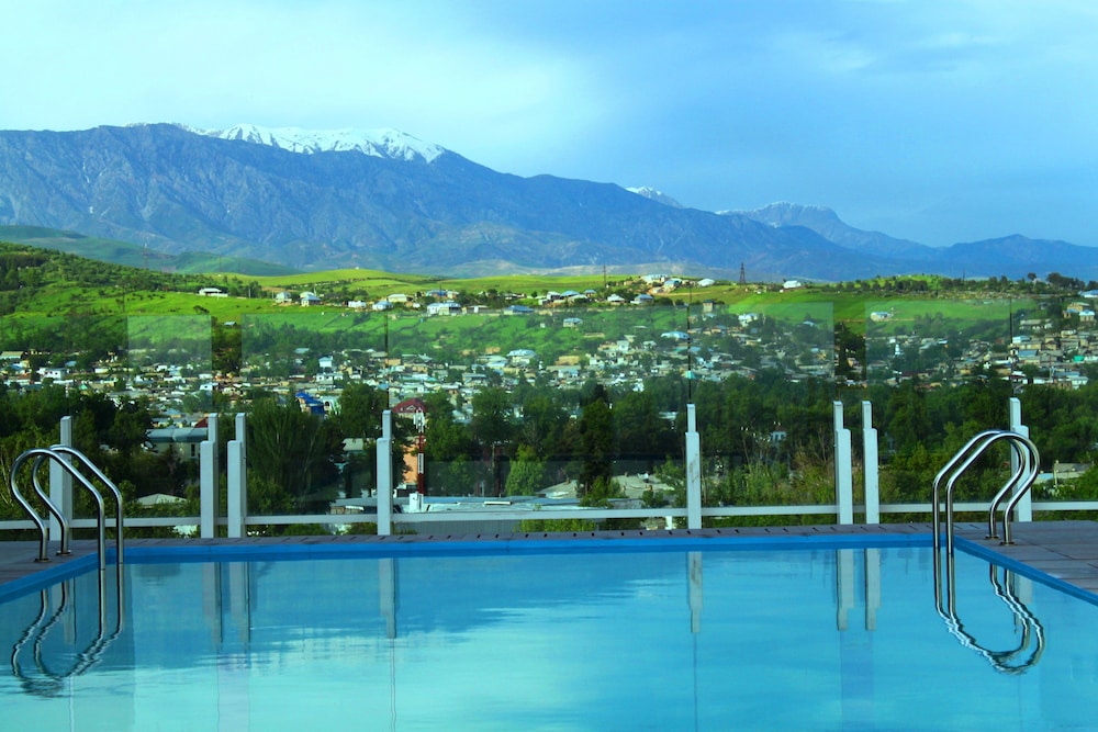 DUSHANBE SERENA HOTEL 33/70