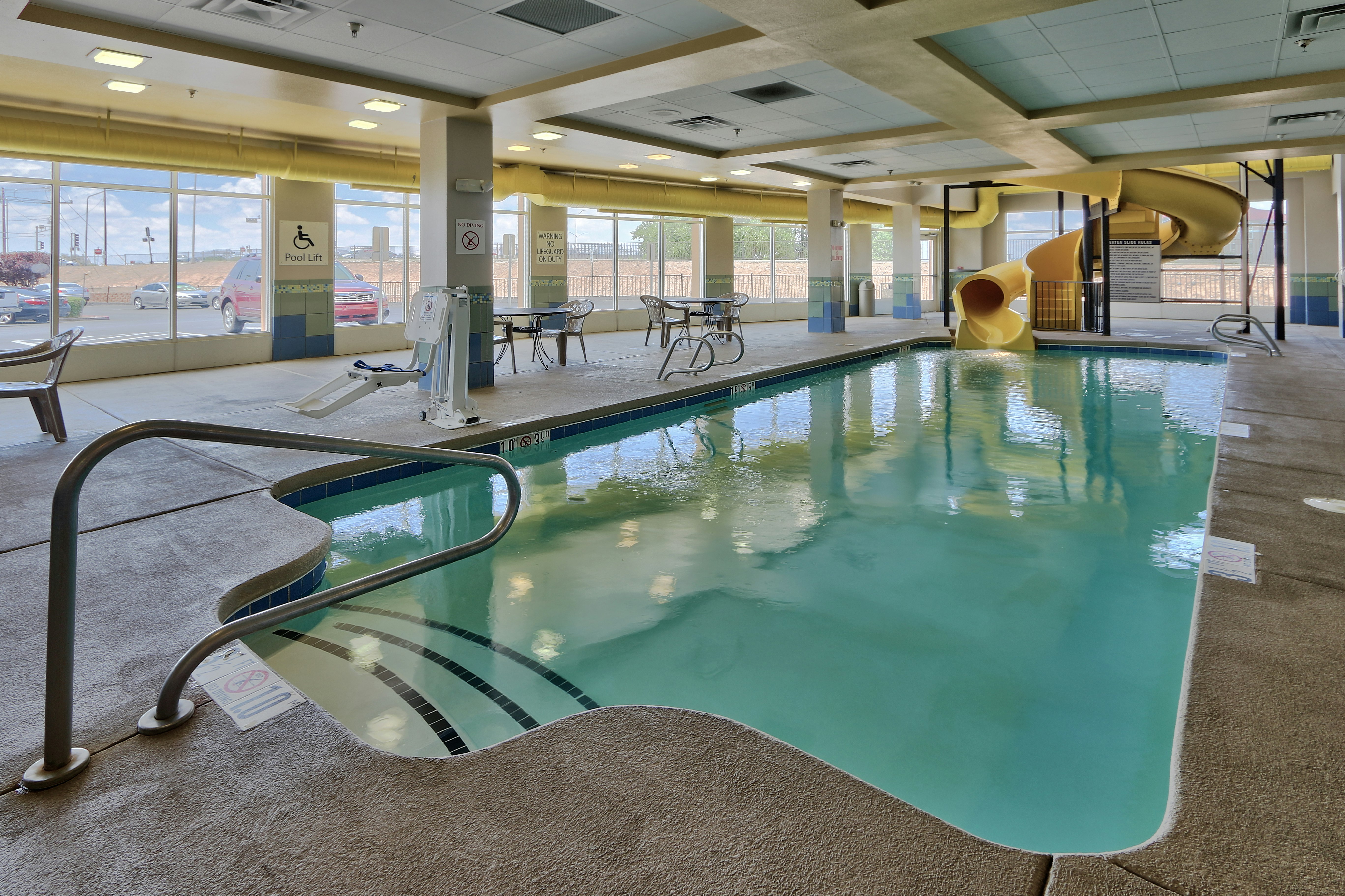 Holiday Inn & Suites Albuquerque-North I-25 26/48