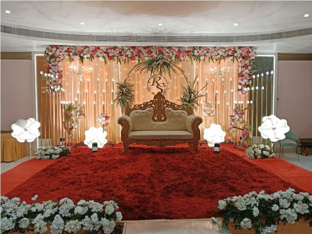 HOTEL RADHIKA REGENCY 22/50