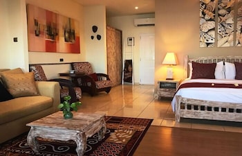 TAUCH TERMINAL RESORT TULAMBEN 28/69