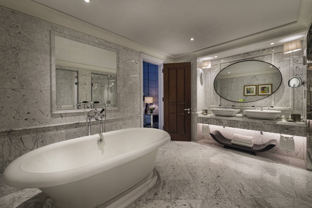 The Ritz Carlton Doha 25/57