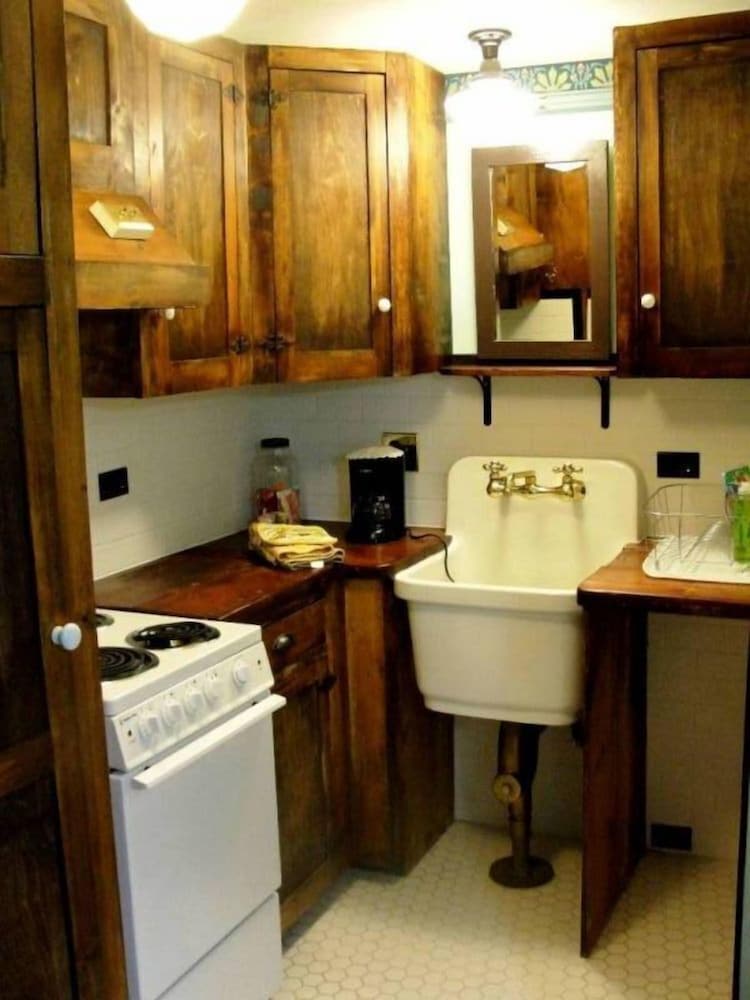 Alaska Heritage House 62/74