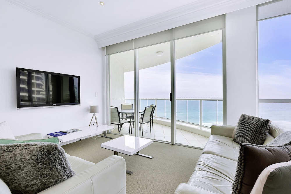 Pacific Views Resort 54/73