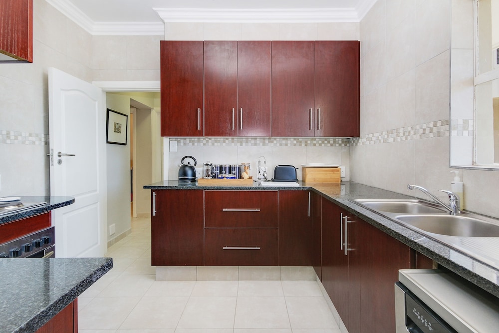 Bluegum Hill Guesthouse Apartments 4/35