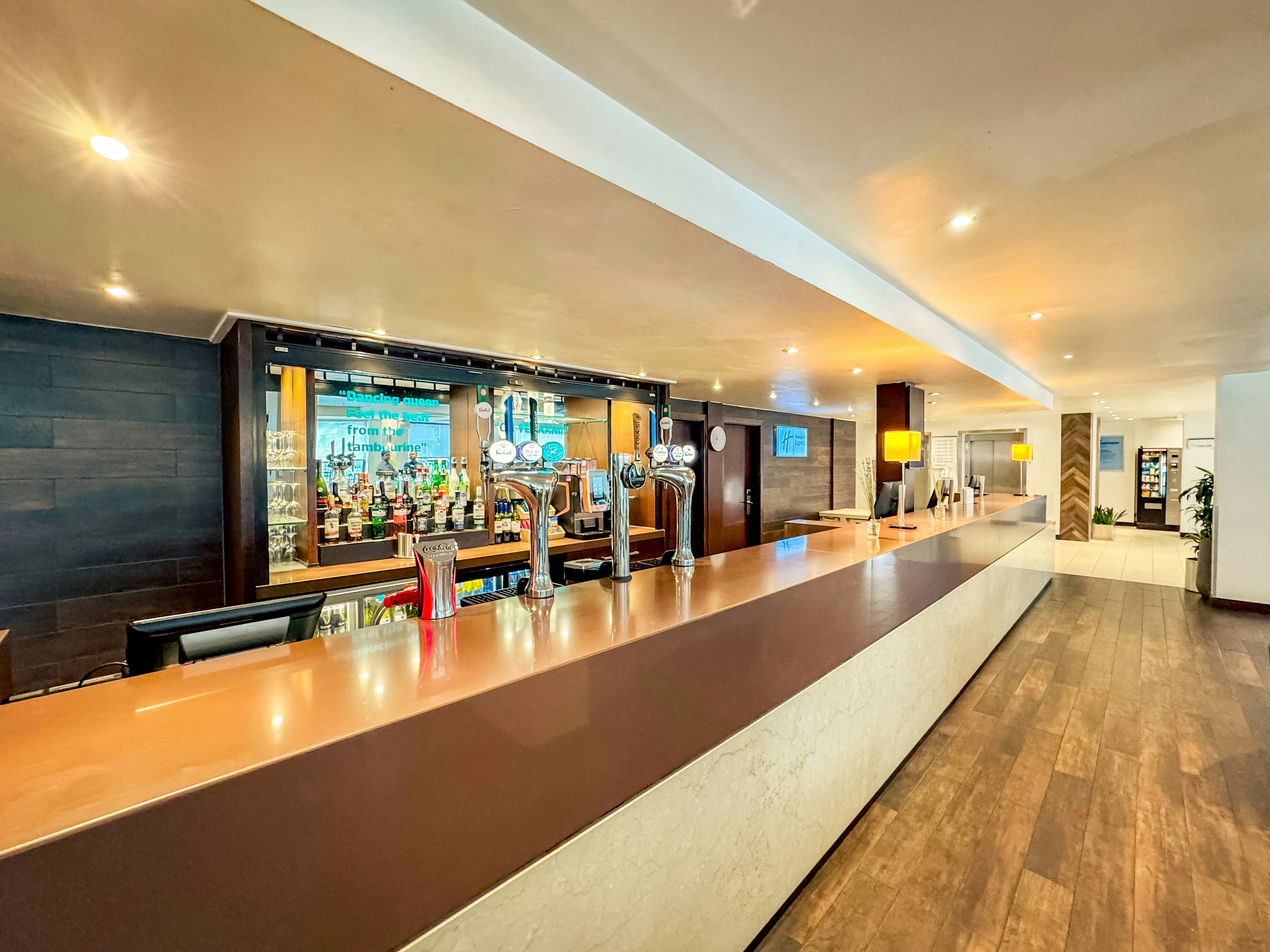 Holiday Inn Express London - Stratford by IHG 67/76