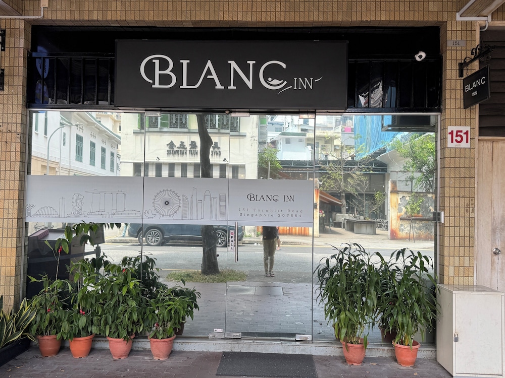 Blanc Inn 4/50