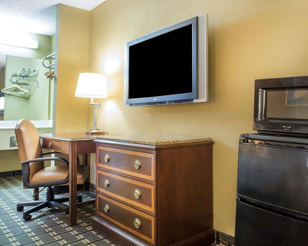 Econo Lodge Acworth East 50/53