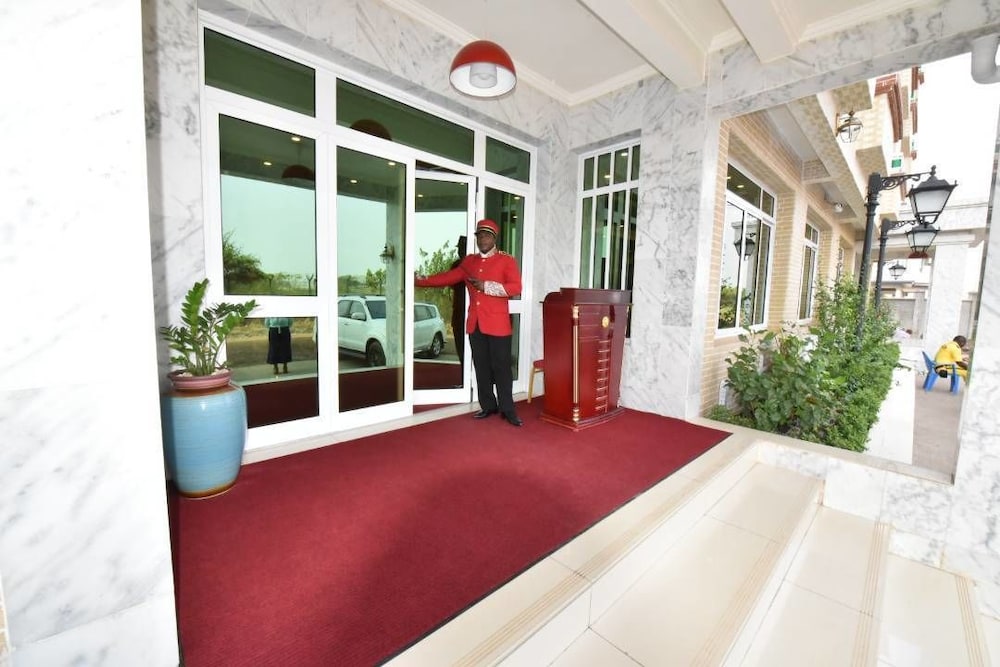 Adamaoua Grand Hotel 31/81