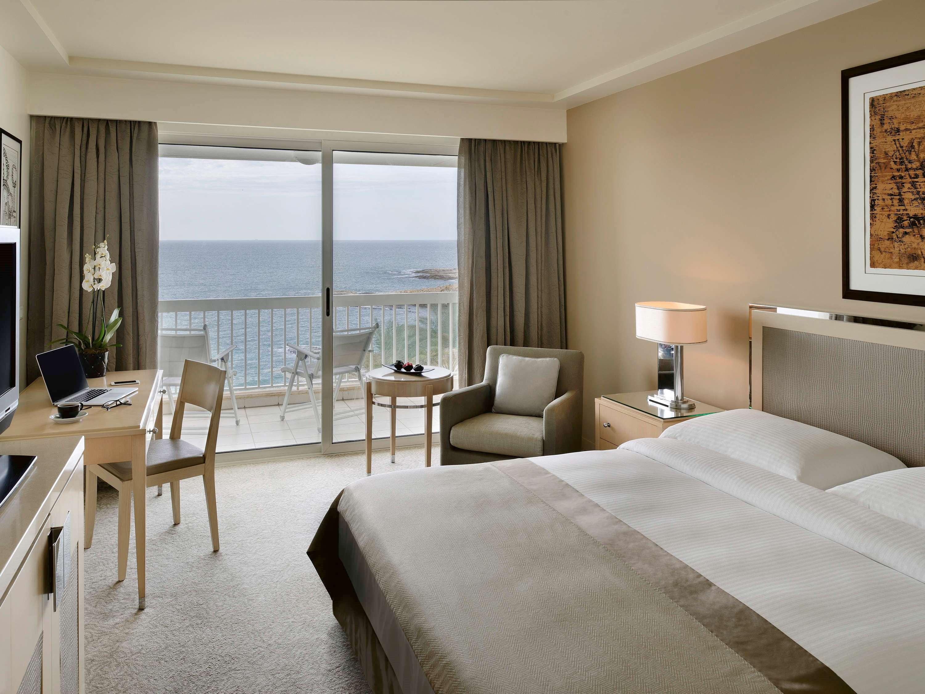 Executive Sea View: