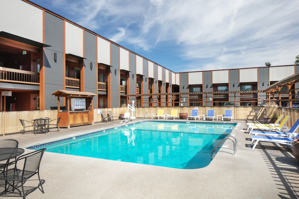 Waypoint Hotel 59/62
