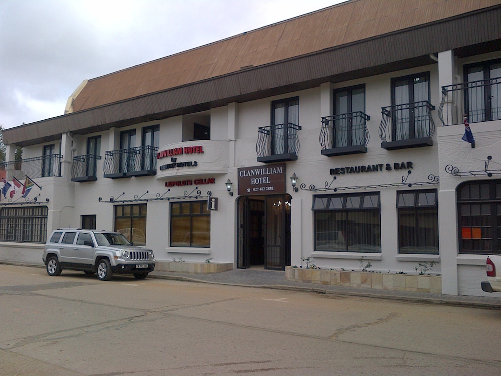 Clanwilliam Hotel by Country Hotels 27/28