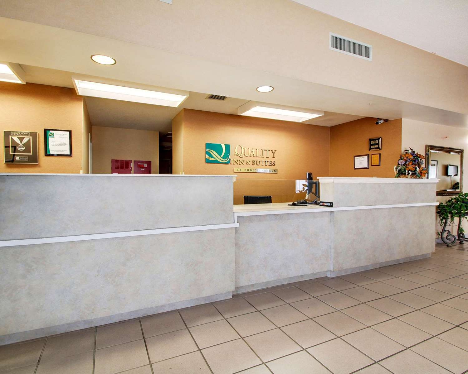 Quality Inn & Suites Hattiesburg North 7/27