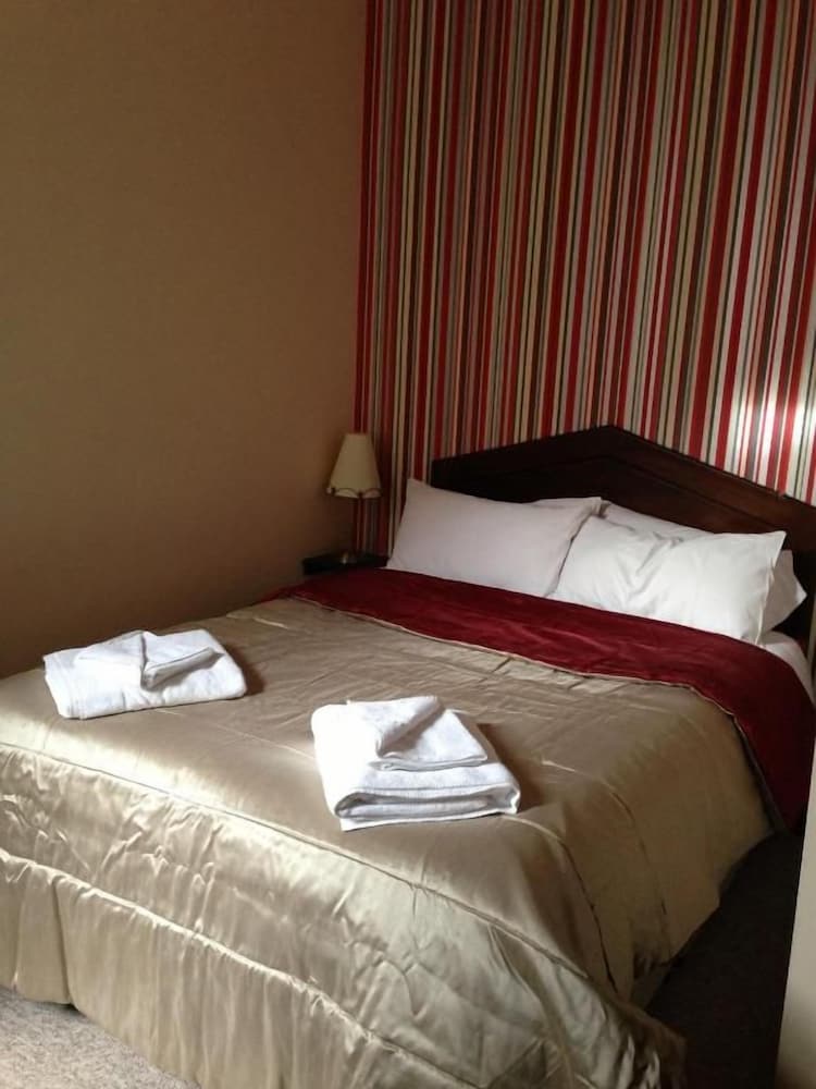 Ambrose Hotel 17/50