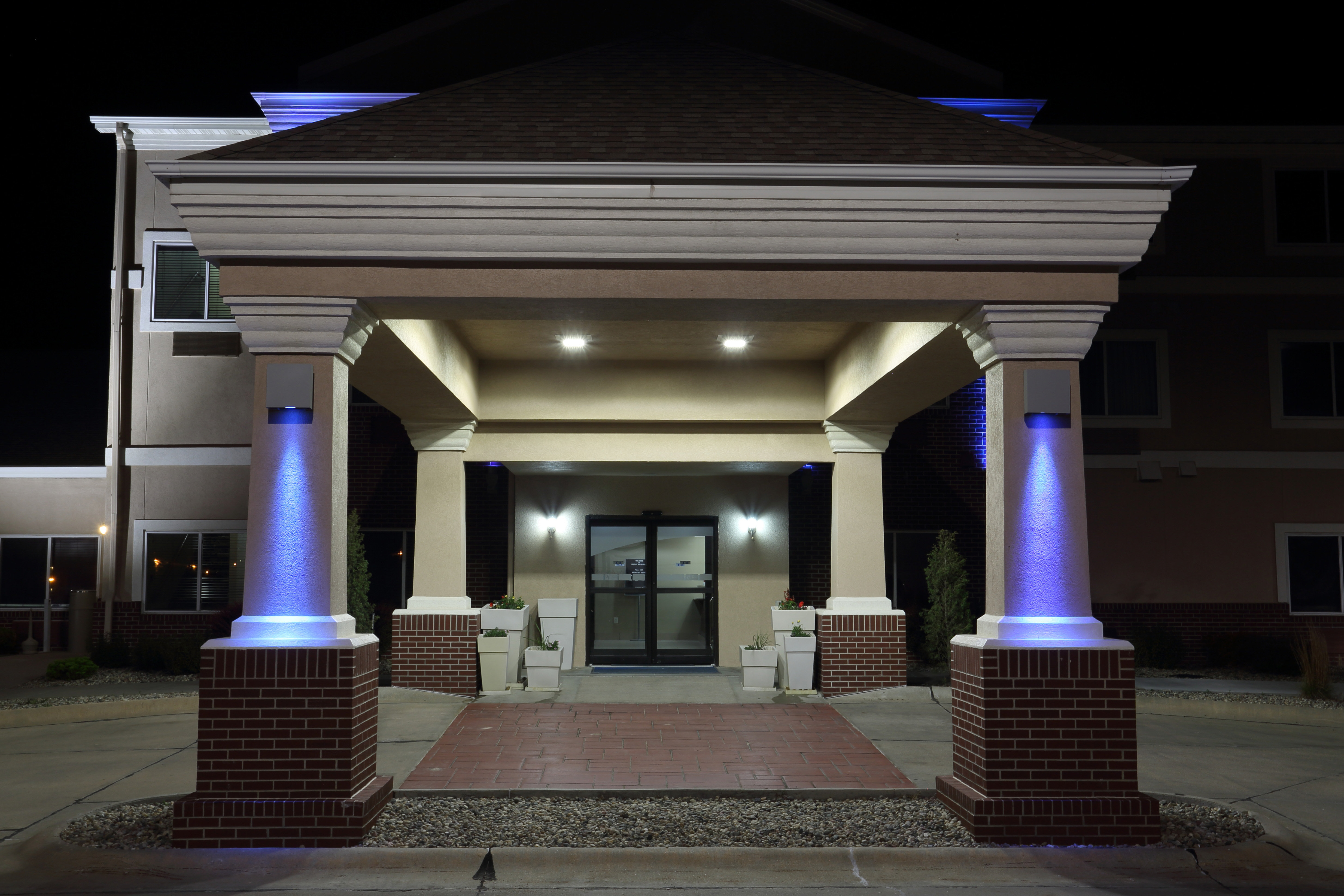 Holiday Inn Express O Neill 9/40