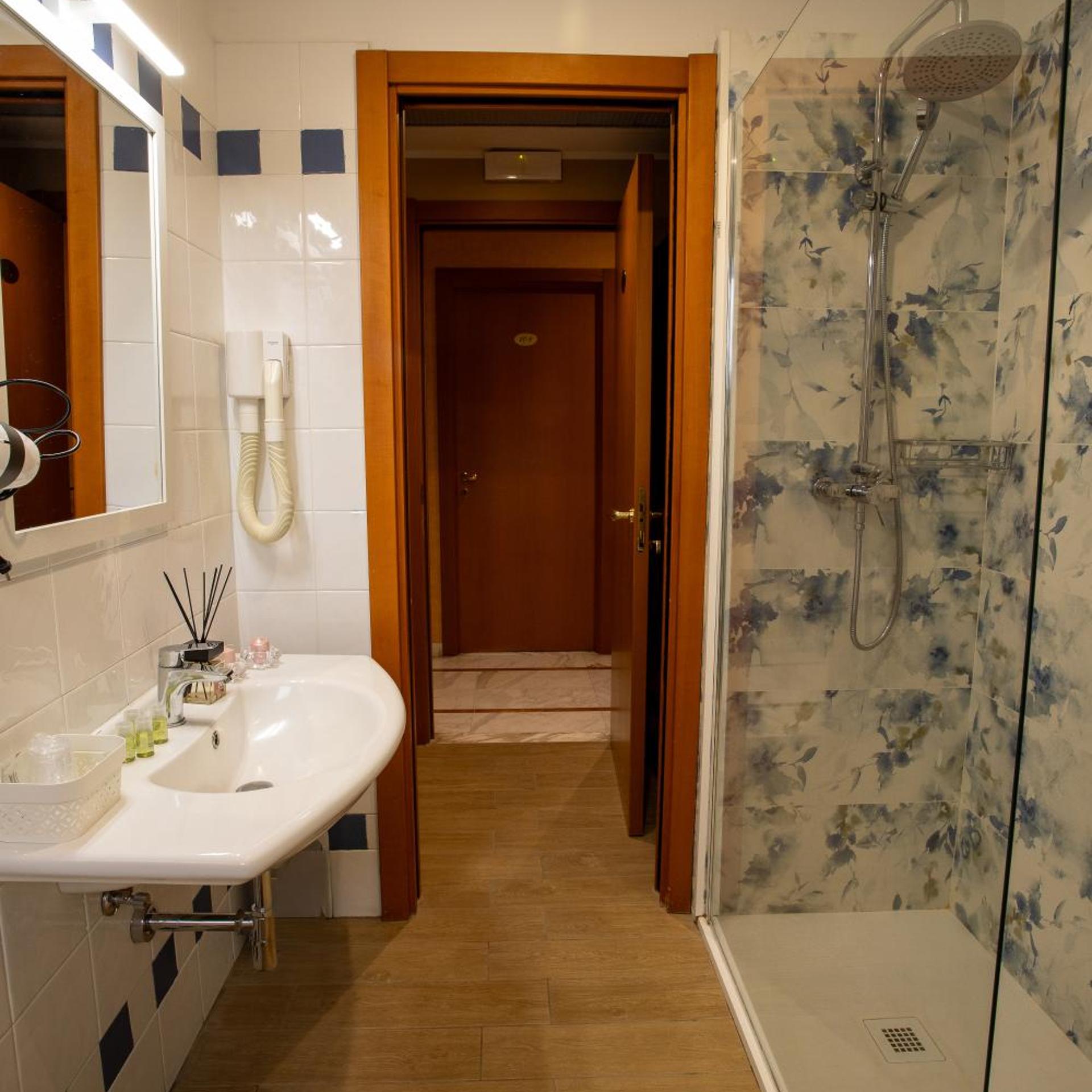 Hotel Dimora Adriana 37/42