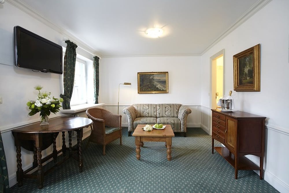 HOTEL FORSTHAUS DAMEROW 11/24