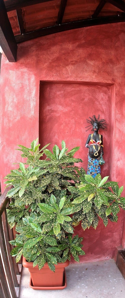 Sakaroule Bed And Breakfast 33/33
