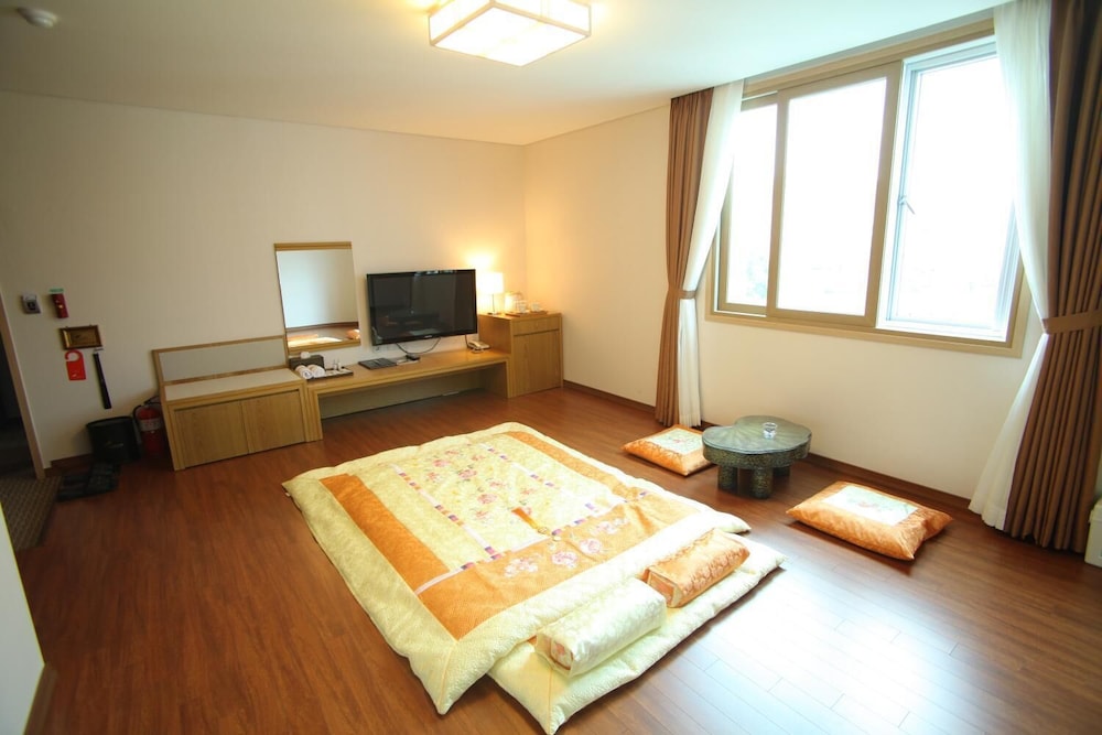 Narsha Hotel 37/53