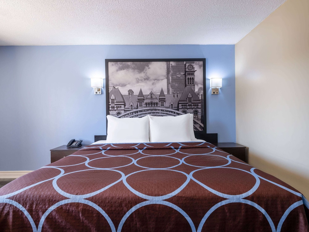 Super 8 by Wyndham Toronto East ON 38/50