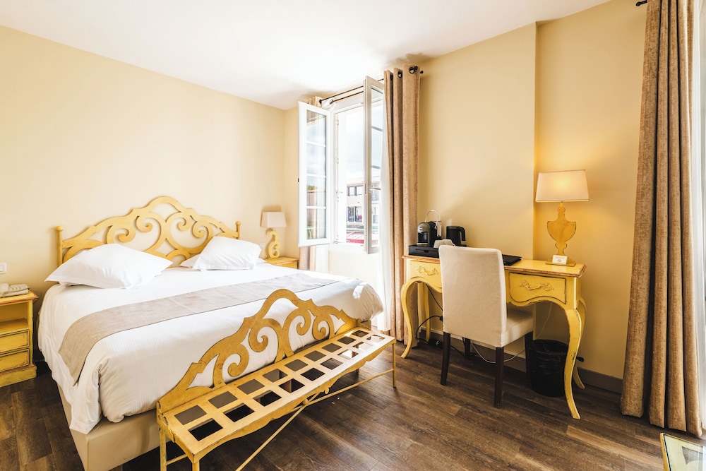 Junior Suite, King Bed, Trundle Bed, Canal View, Le Suffren, BW Signature Collection 5/10