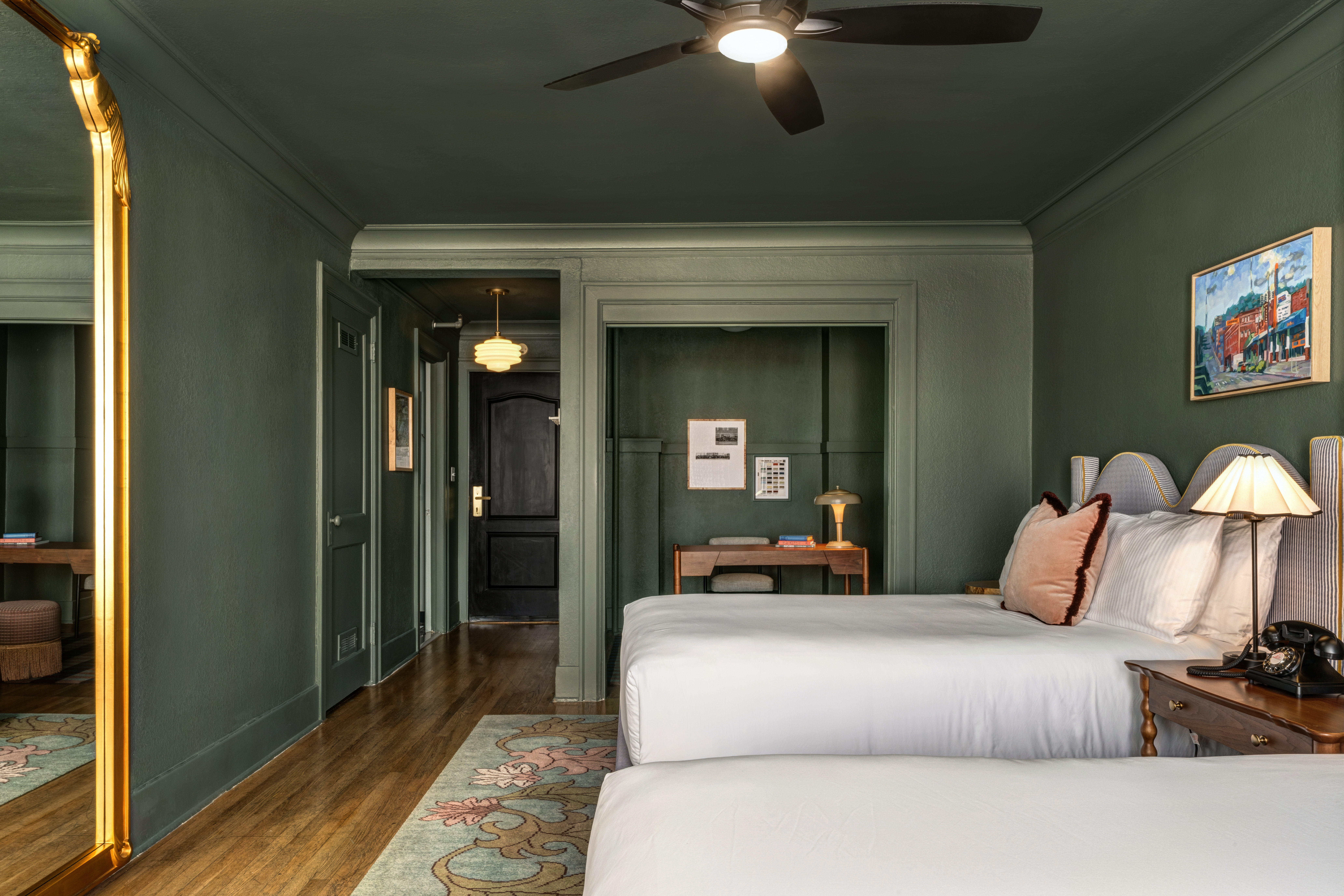 DELUXE, 2 QUEEN BEDS
