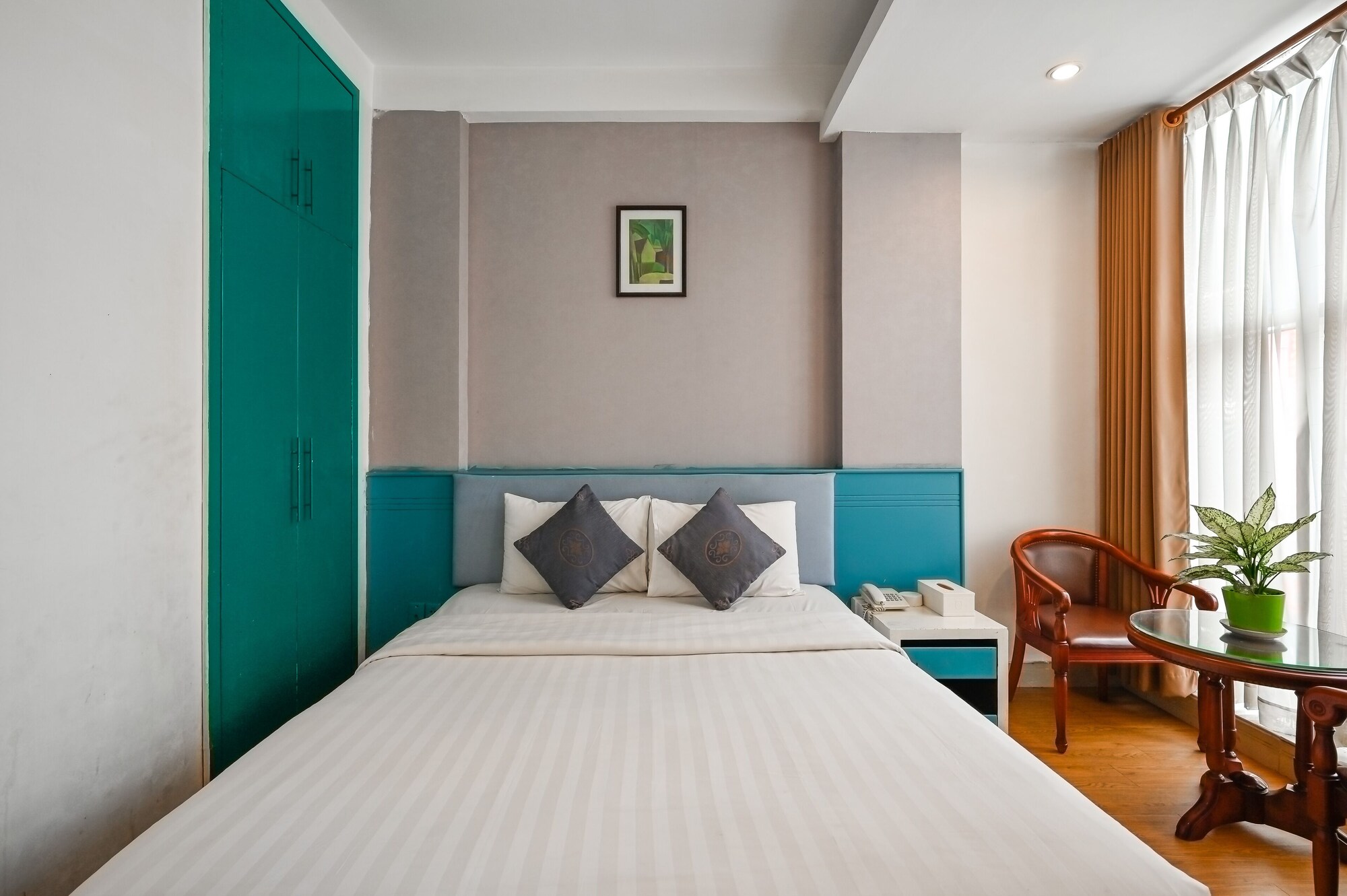 DELUXE, DOUBLE BED