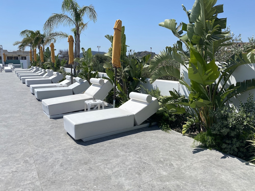 Mazoren Art Hotel 38/60